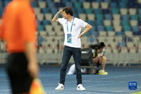 后在著名词作家贺东久先生、作曲家孟文豪及舒楠老师等乐坛名家的影响和指导下，创作演绎了一系列饱含时代气息的优秀歌曲，作品一经上线，深受广大青年受众的喜爱和推崇